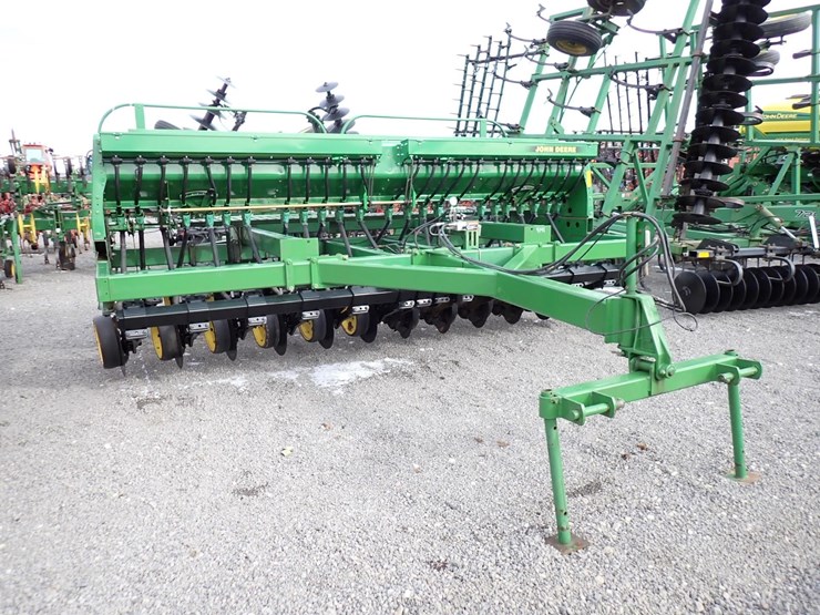 john-deere-750-image-3