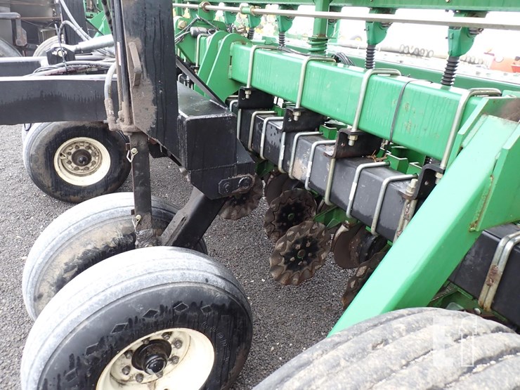 john-deere-1530-image-13