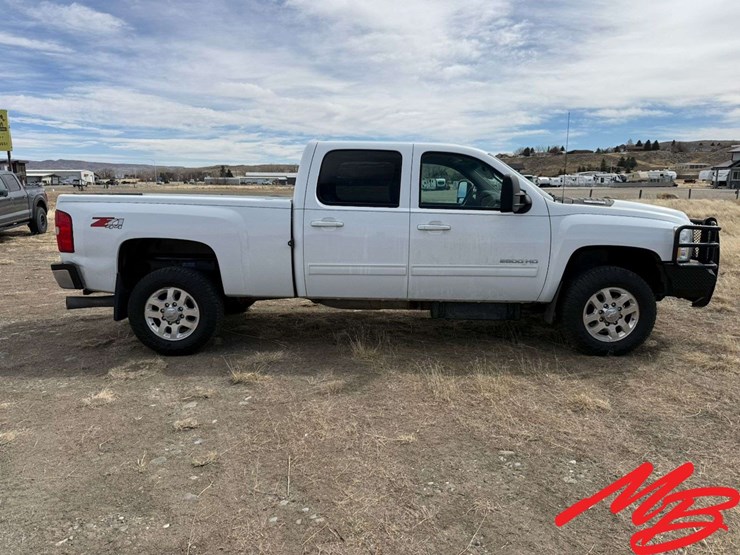 2014-chevrolet-silverado-2500-image-4