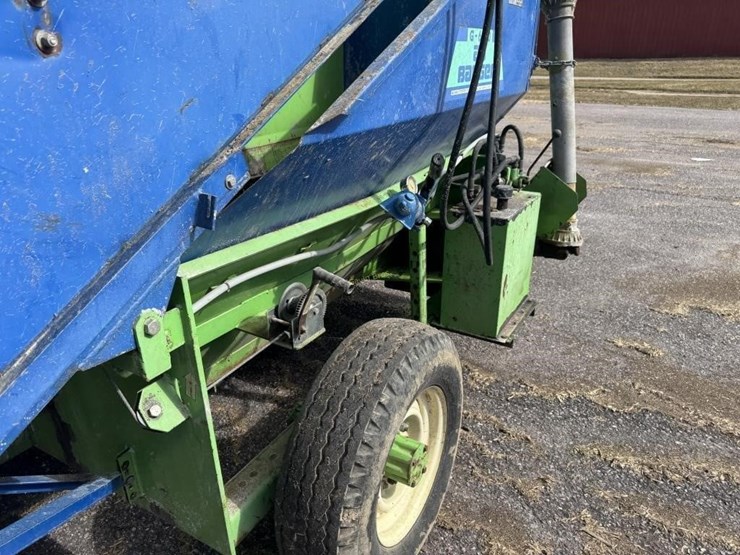 ag-bagger-g-6000-silage-bagger---off-site-image-8