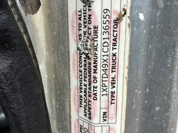 2012-peterbilt-367-image-16
