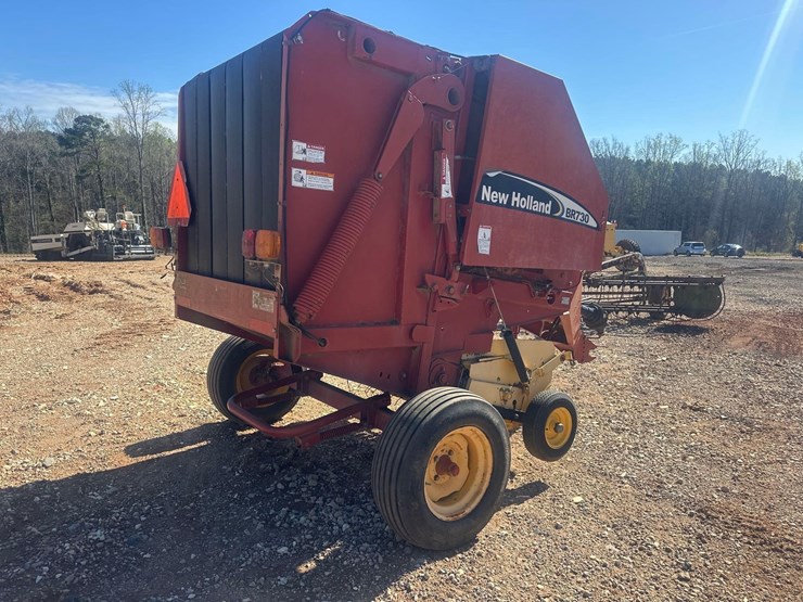 new-holland-br730-image-8