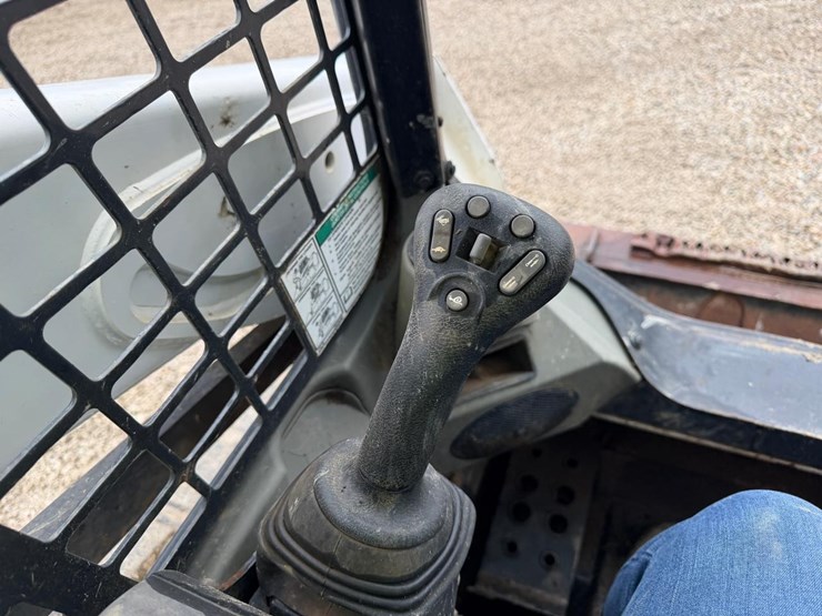 2016-bobcat-t590-image-23