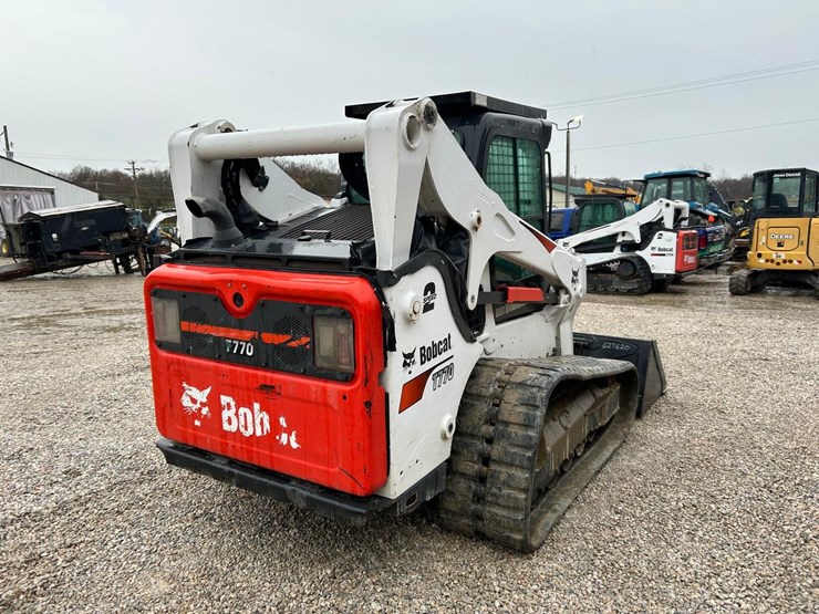 2022-bobcat-t770-image-4