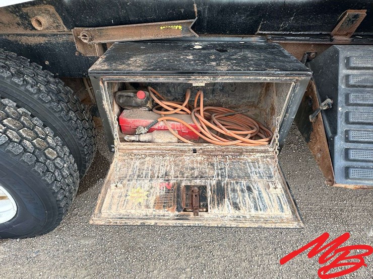 2008-international-7400-image-24