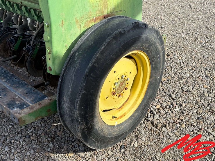 john-deere-8300-image-15