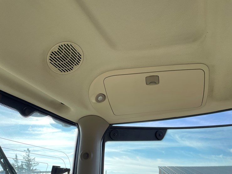 john-deere-6150r-image-68