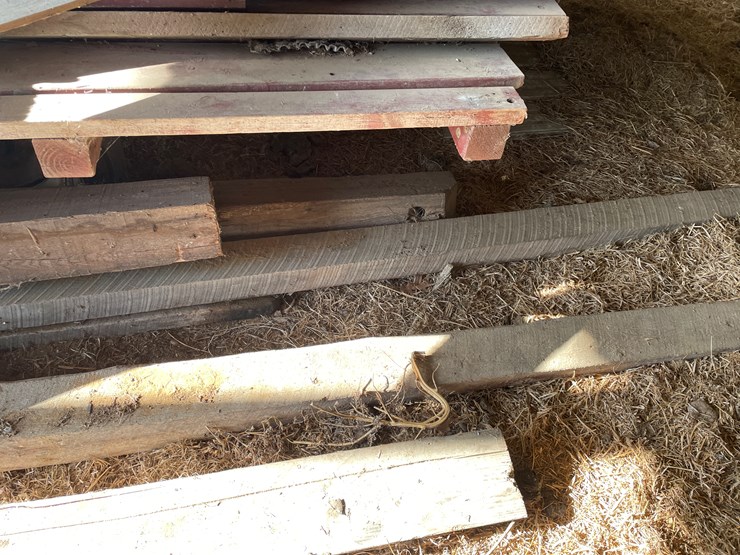 #6069-•-18'-flatbed-wagon-with-contents-image-13