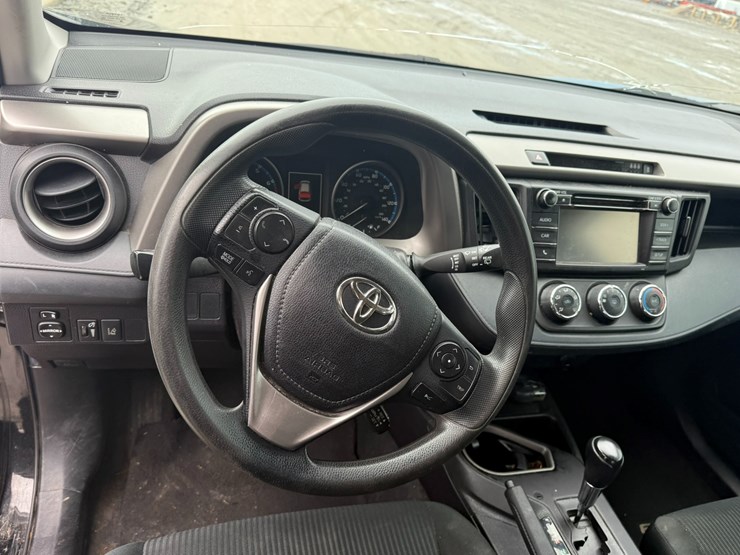 2018-toyota-rav4-image-32