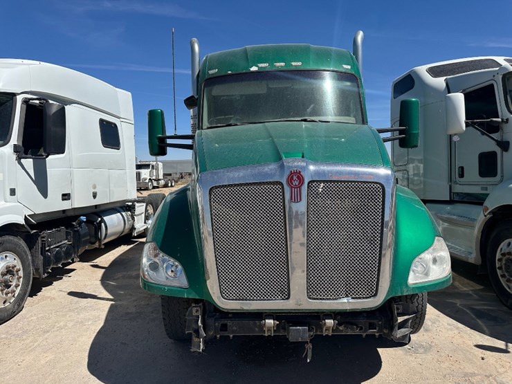 2018-kenworth-t680-image-2