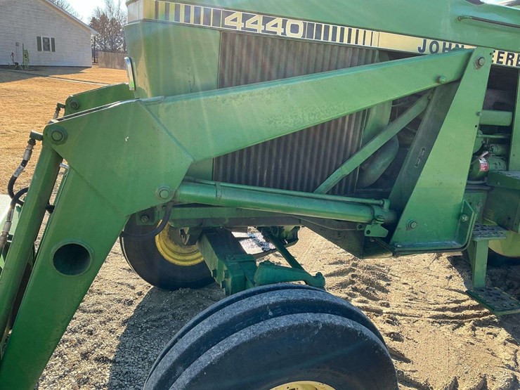 john-deere-148-image-4