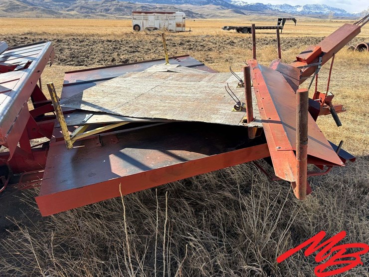 new-holland-1033-image-19