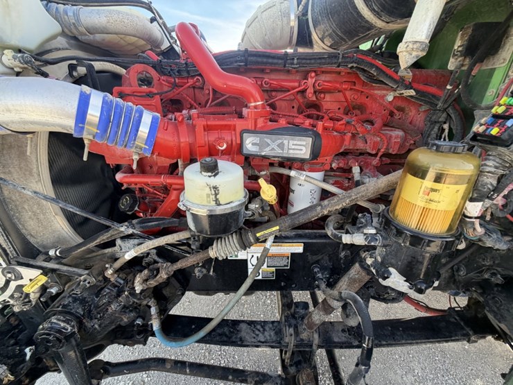 2021-peterbilt-367-image-14