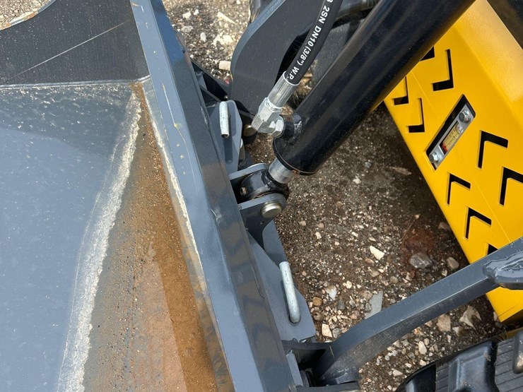 2025-sdlanch-sdll60-mini-crawler-skid-steer-image-9