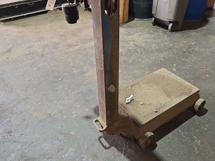 vintage-scale-with-weights-image-5