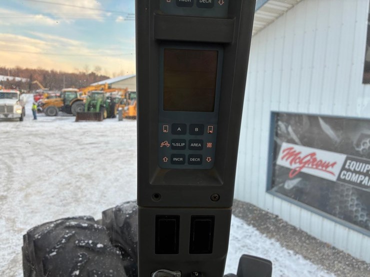 case-ih-mx270-image-26