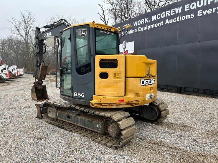 2019-deere-85g-image-2