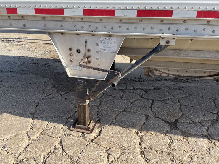 2011-wilson-hopper-bottom-image-12