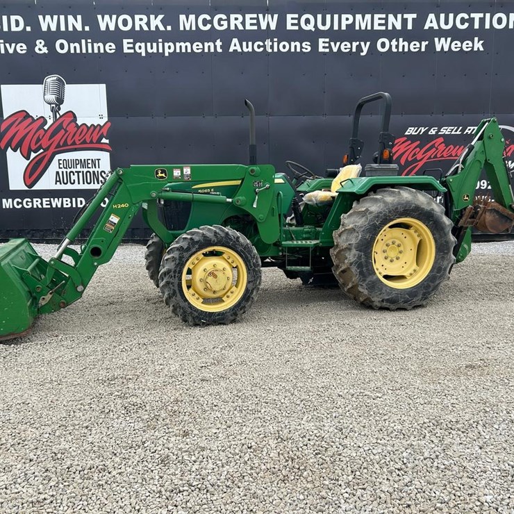JOHN DEERE 5065E
