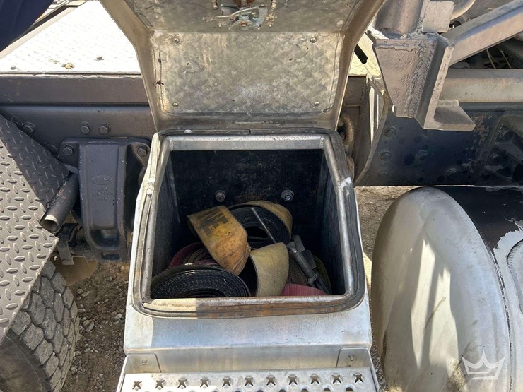 2006-peterbilt-379-image-36