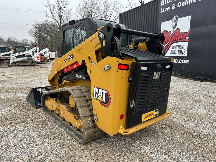 2024-caterpillar-255-image-2