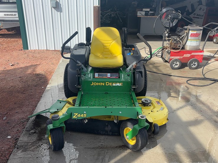 john-deere-z445-image-2