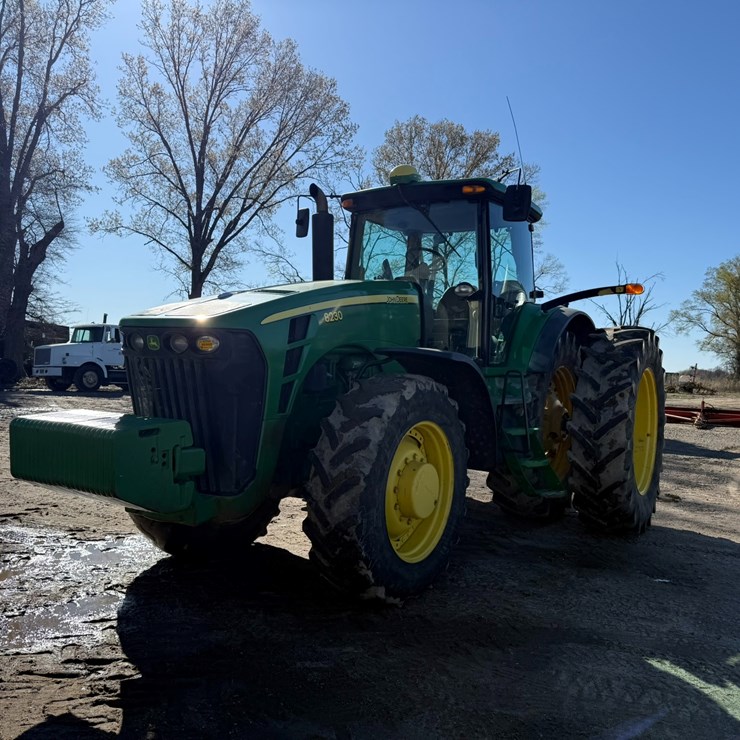 2007 JOHN DEERE 8230