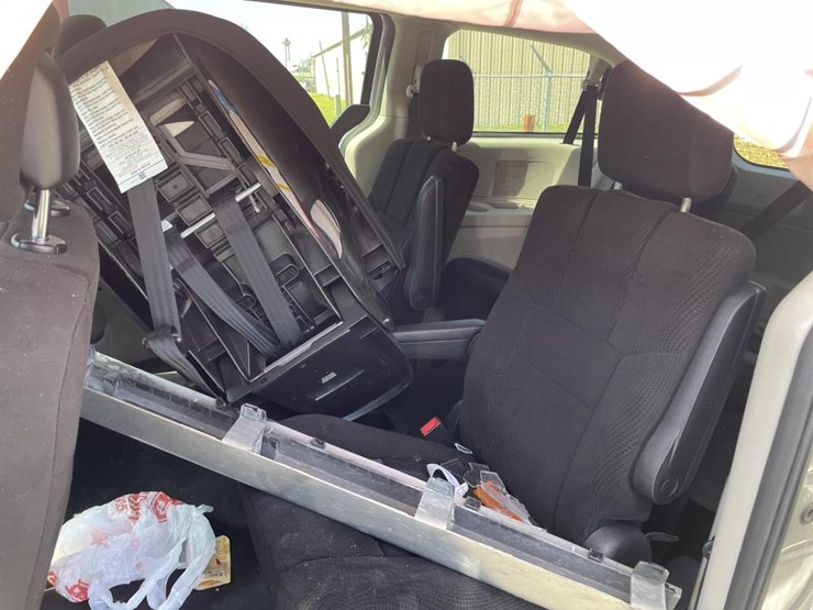 2012-dodge-grand-caravan-image-7