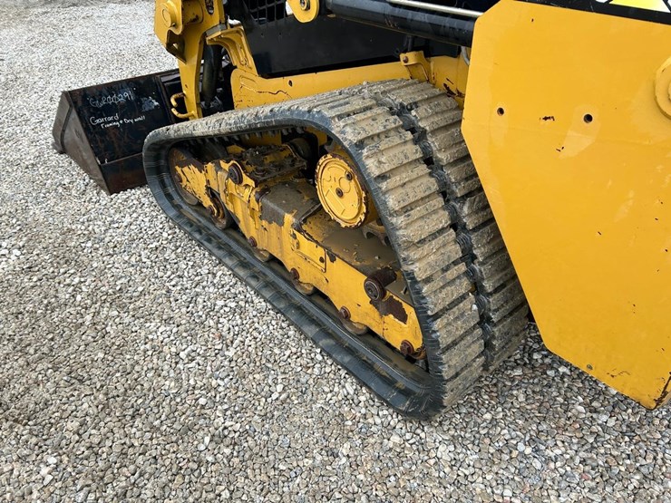 2015-caterpillar-249d-image-19