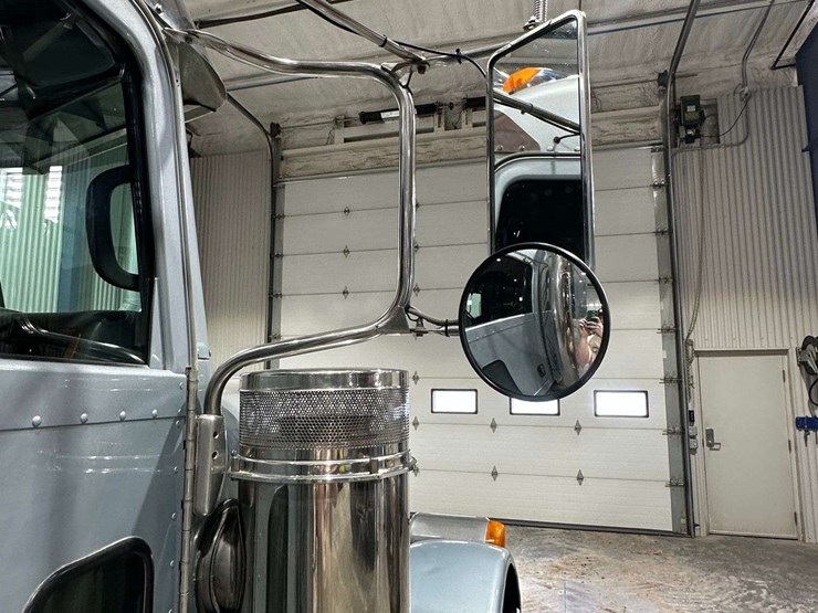 2007-peterbilt-379-image-59