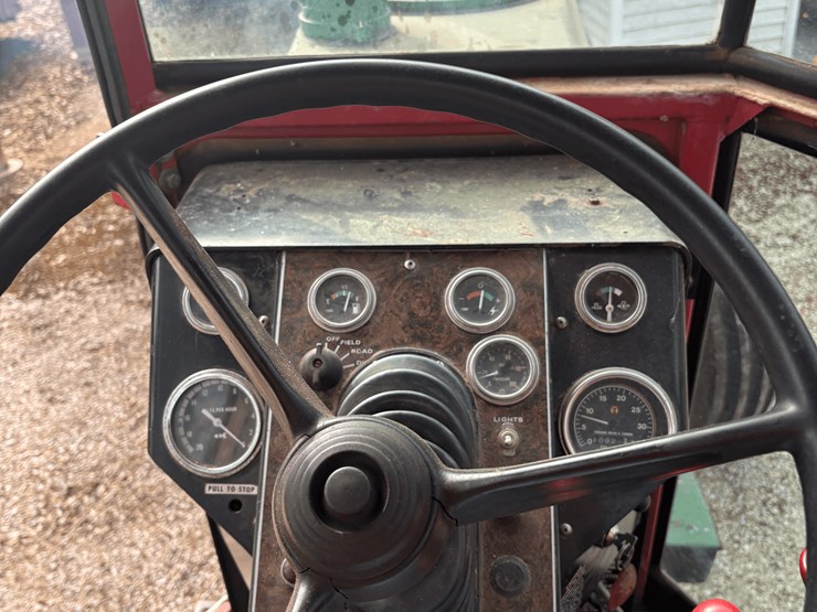 1974-oliver-2255-image-11