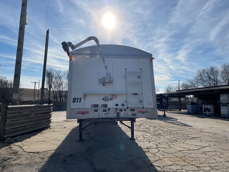 2011-wilson-hopper-bottom-image-2