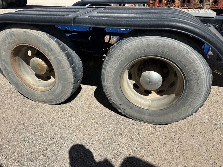 2012-peterbilt-386-image-4