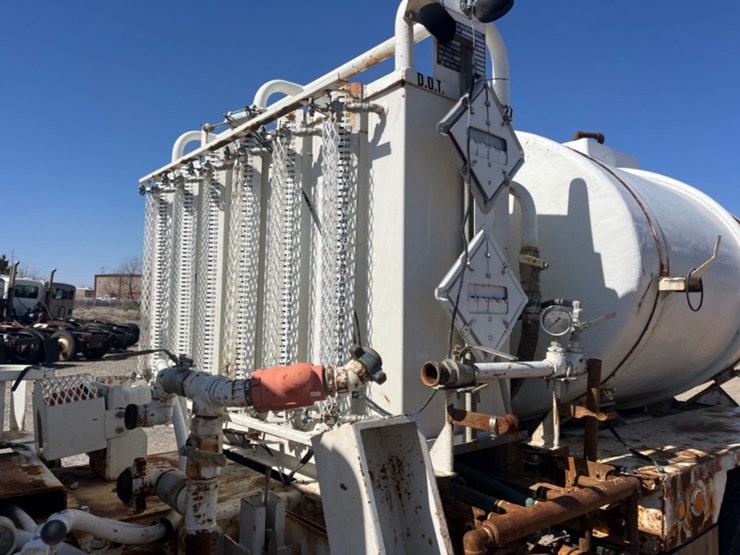 2011-international-workstar-7300-image-15