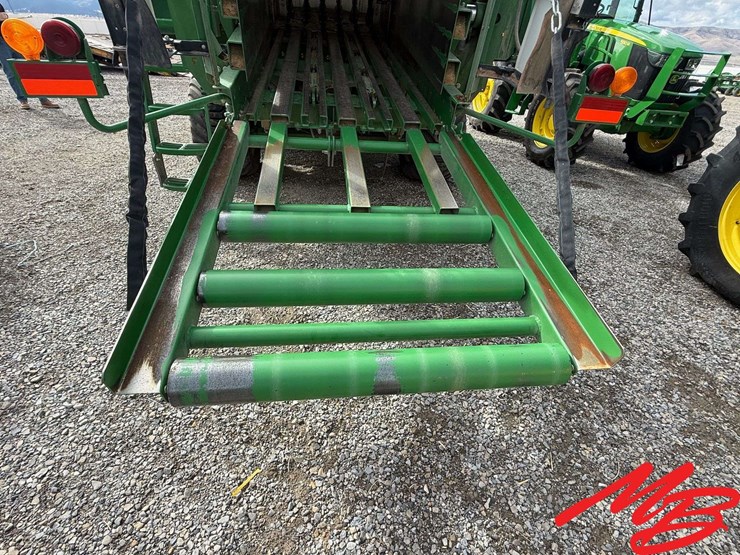 2023-john-deere-l341-image-8