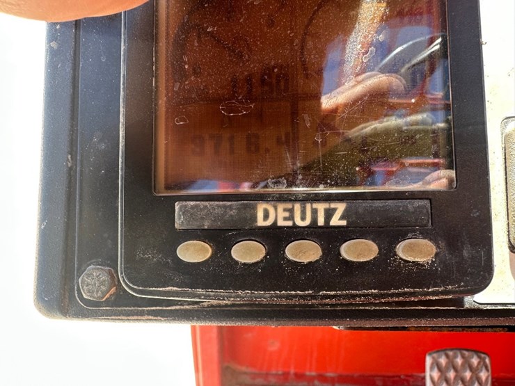 2018-skyjack-sj1056-image-11