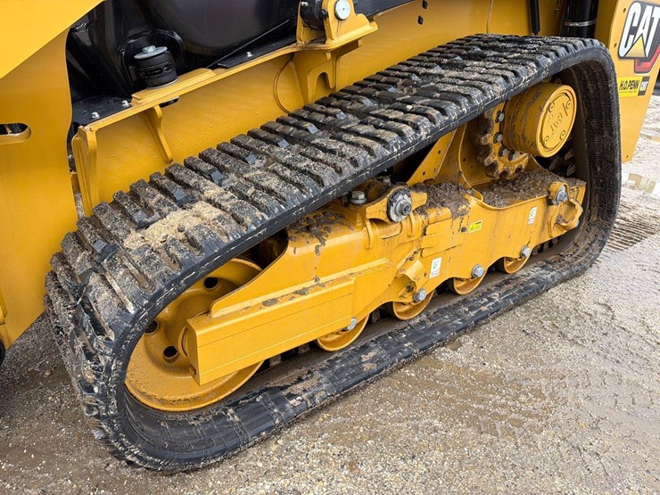 2025-caterpillar-255-image-8