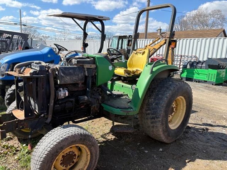 john-deere-4700-image-1