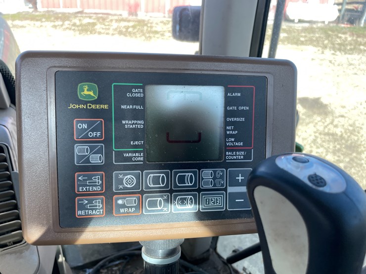 john-deere-7330-image-32