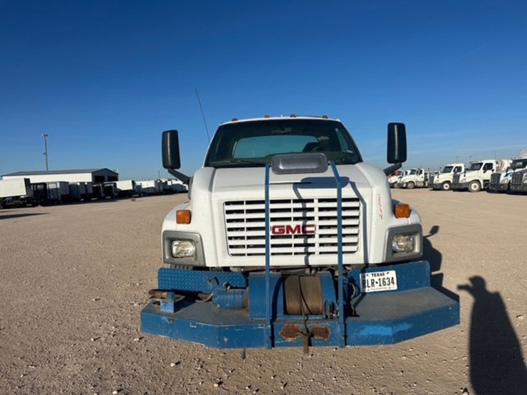 2005-gmc-topkick-c6500-image-2