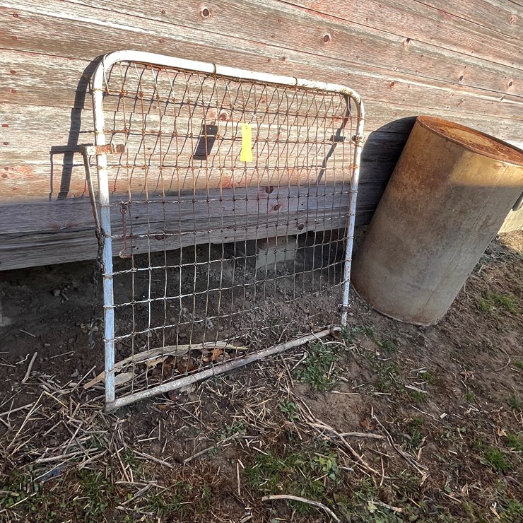 #6057 • Barrel and Gate