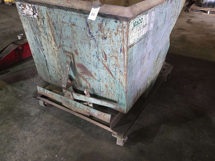 jesco-1-yard-med.-hd-4000lb-self-dumping-hopper-image-4