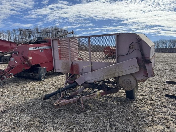 bale-chopper-for-big-square-bales---off-site-image-1