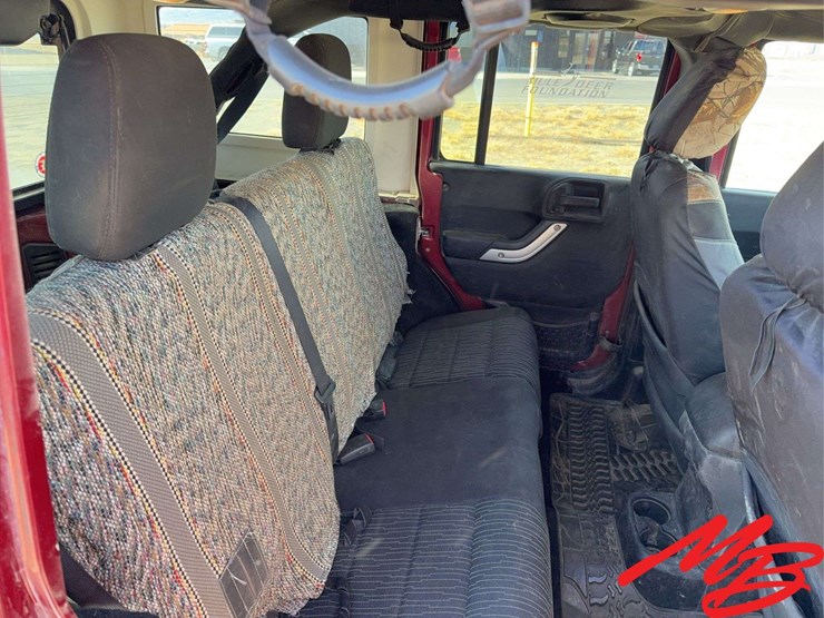 2012-jeep-wrangler-image-36