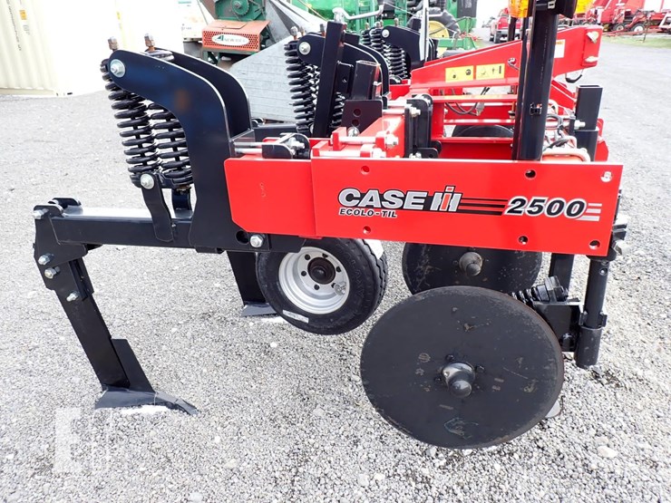 2023-case-ih-2500-image-3