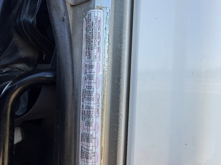 2013-peterbilt-367-image-22