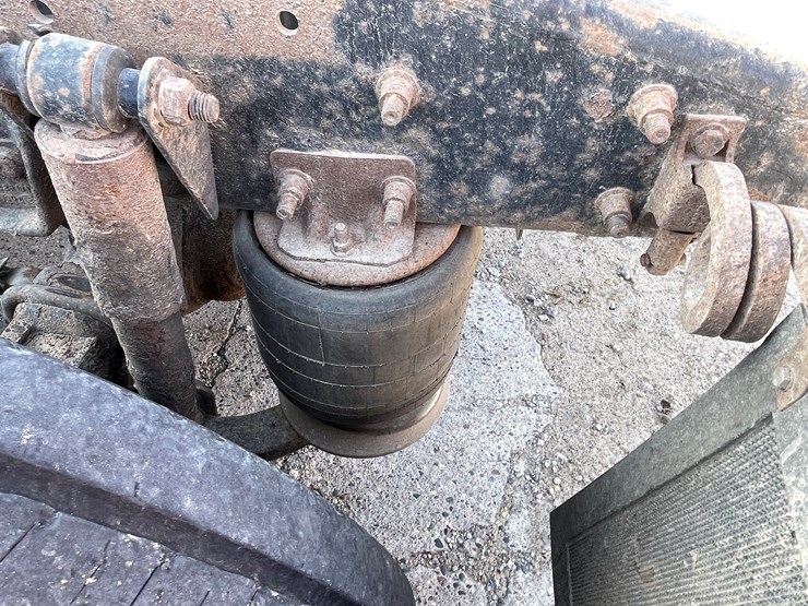 #6036-•-2009-freightliner-semi-(wi-title-in-delay)-image-18