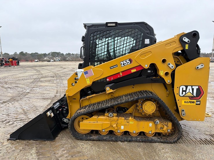 2025-caterpillar-255-image-1