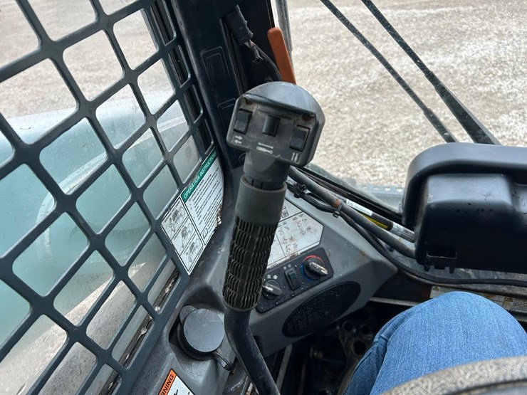 2020-bobcat-s570-image-21