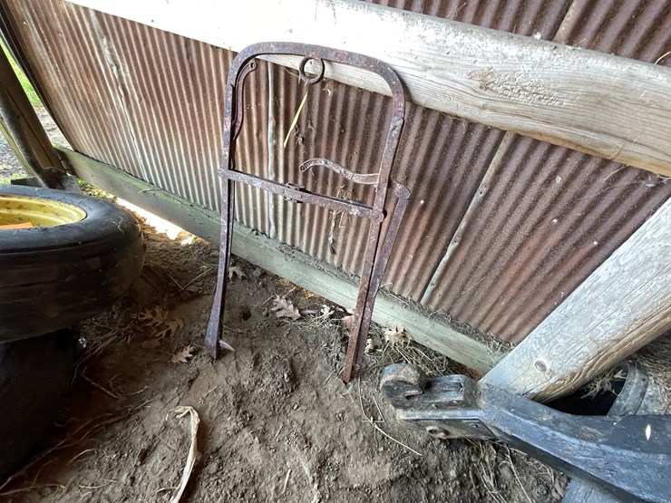 #6088-•-vintage-hay-hooks-image-1